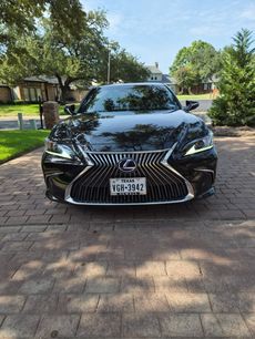 Used 2021 Lexus ES 300h w/ Premium Package