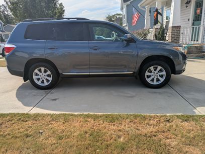Used 2013 Toyota Highlander SE