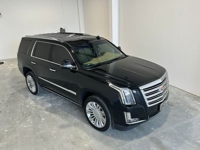 Used 2018 Cadillac Escalade Platinum