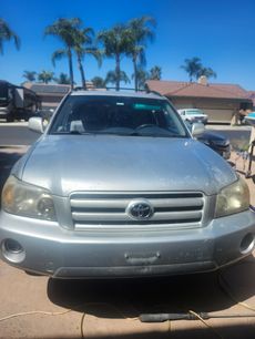 Used 2006 Toyota Highlander 2WD V6 w/ Preferred Pkg