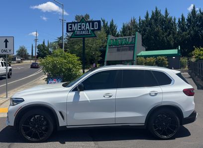 Used 2019 BMW X5 xDrive40i w/ Premium Package 2