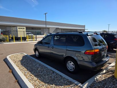 Used 2000 Toyota Sienna LE