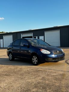Used 2011 Hyundai Accent GLS w/ Premium Pkg 4