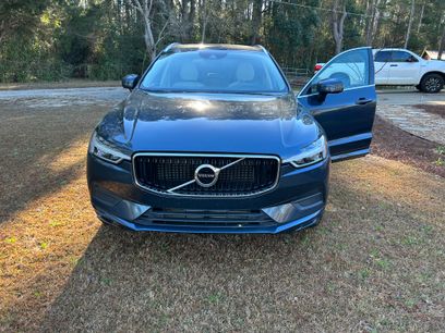 Used 2018 Volvo XC60 T5 Momentum w/ Vision Package