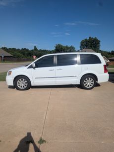 Used 2016 Chrysler Town & Country Touring