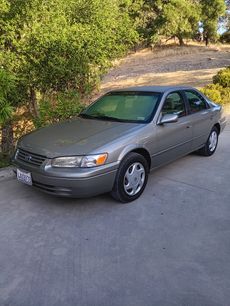 Used 1998 Toyota Camry XLE
