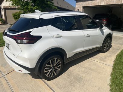 Used 2022 Nissan Kicks SV