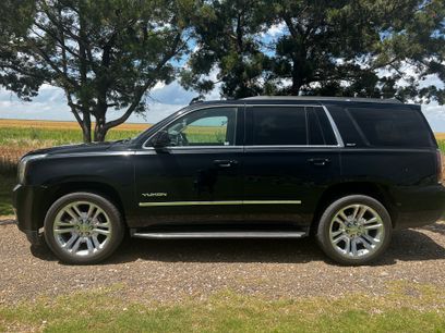Used 2017 GMC Yukon SLT w/ Premium Edition