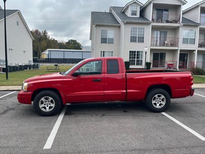 Used 2005 Dodge Dakota SLT