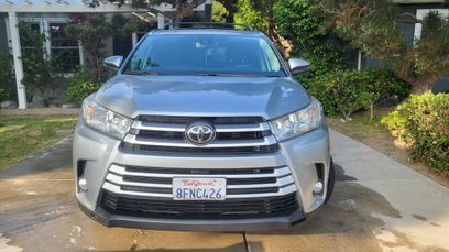 Used 2018 Toyota Highlander XLE