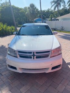 Used 2014 Dodge Avenger SXT w/ Sun/Sound Group