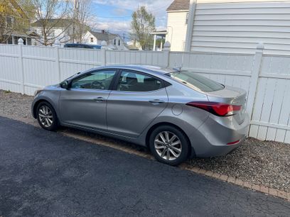 Used 2015 Hyundai Elantra SE w/ Option Group 03