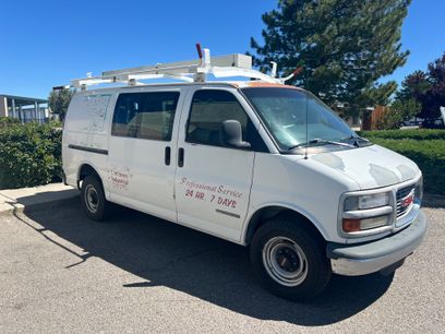 Used 1999 GMC Savana 2500 w/ Deluxe Front Appearance Pkg