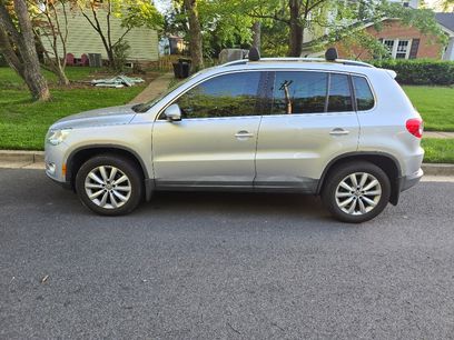 Used 2011 Volkswagen Tiguan SE