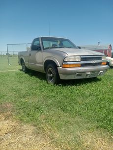 Used 1998 Chevrolet S10 Pickup LS w/ Preferred Equipment Group