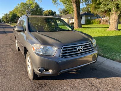 Used 2010 Toyota Highlander SE