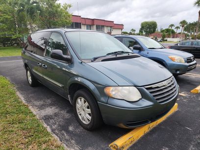 Used 2007 Chrysler Town & Country Touring w/ Leather Interior Group