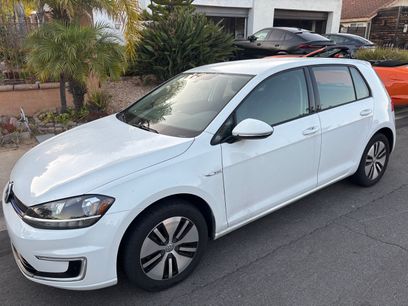 Used 2017 Volkswagen e-Golf SE w/ DC Fast Charging Package