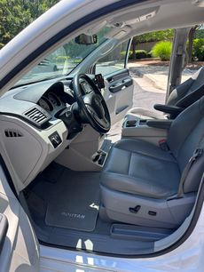 Used 2013 Volkswagen Routan SE