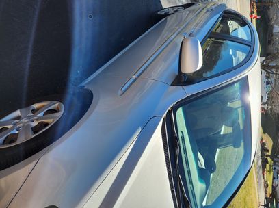Used 2010 Hyundai Accent GLS w/ Premium Pkg 4