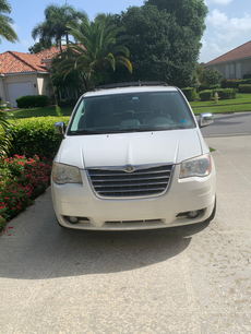 Used 2010 Chrysler Town & Country Touring Plus w/ Safetytec Group