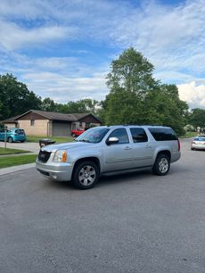 Used 2010 GMC Yukon XL SLT w/ SLT-2 Equipment Package