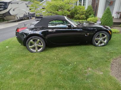 Used 2007 Pontiac Solstice Convertible w/ Premium Package