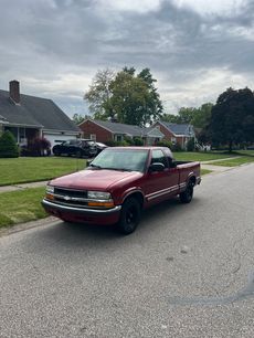 Used 2001 Chevrolet S10 Pickup LS w/ Preferred Equipment Group