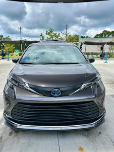 Used 2023 Toyota Sienna XLE