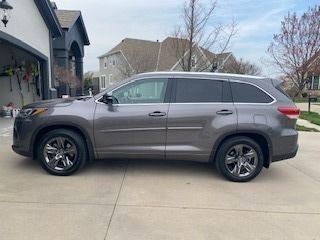 Used 2017 Toyota Highlander Limited Platinum