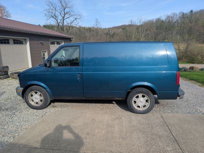 Used 2003 Chevrolet Astro w/ Convenience Pkg