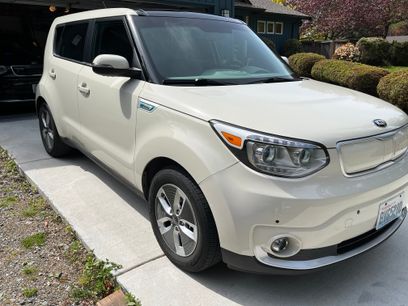 Used 2017 Kia Soul EV + w/ Sun & Fun Package