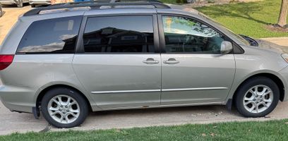 Used 2004 Toyota Sienna XLE