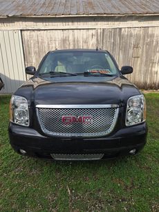 Used 2007 GMC Yukon XL SLT w/ SLT Preferred Equipment Group