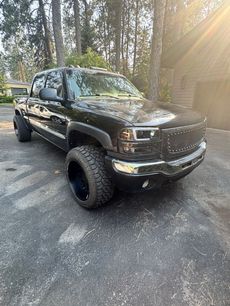 Used 2005 GMC Sierra 2500 SLT w/ Heavy-Duty Power Package