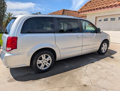 Used 2012 Dodge Grand Caravan Crew w/ Crew Value Pkg