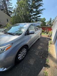 Used 2017 Toyota Sienna Limited Premium