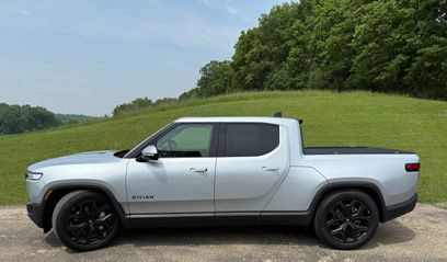 Used 2025 Rivian R1T Adventure