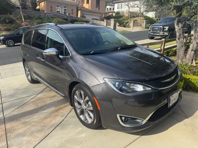 Used 2017 Chrysler Pacifica Limited