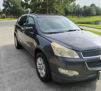Used 2010 Chevrolet Traverse LS