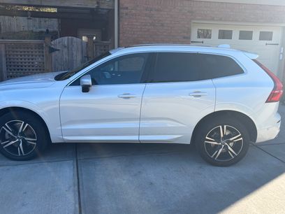 Used 2018 Volvo XC60 T6 R-Design w/ Convenience Package