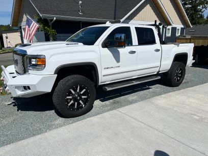 Used 2017 GMC Sierra 2500 Denali w/ Duramax Plus Package