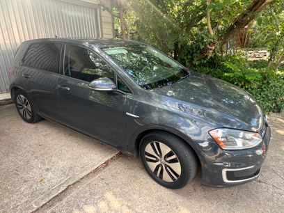 Used 2016 Volkswagen e-Golf SE w/ DC Fast Charging Package