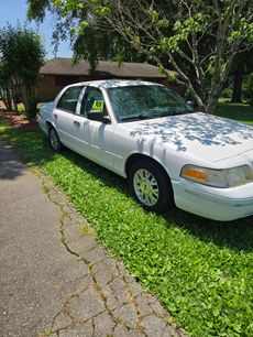 Used 2004 Ford Crown Victoria LX
