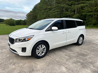 Used 2017 Kia Sedona LX w/ LX Essentials Premium Package
