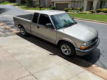 Used 2000 Chevrolet S10 Pickup LS w/ Preferred Equipment Group