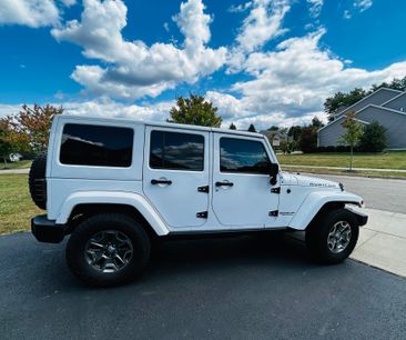 Used 2015 Jeep Wrangler Unlimited Rubicon w/ Connectivity Group
