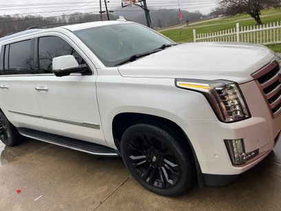Used 2017 Cadillac Escalade ESV Luxury