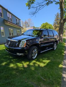 Used 2011 Cadillac Escalade Luxury