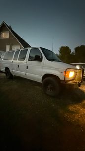 Used 2002 Ford E-350 and Econoline 350 Club Wagon